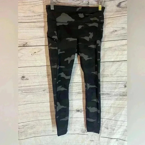 Athleta camo leggings - Picture 1 of 6